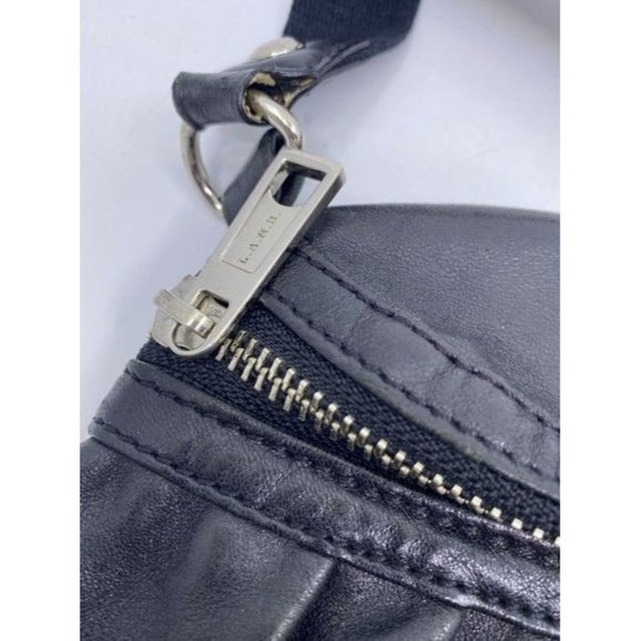 Lamb Messenger Adjustable Strap Black Leather Cross Body Bag - Picture 5 of 8